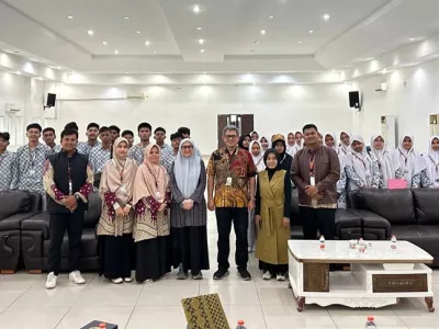 MENGENAL DUNIA KEDOKTERAN DARI DEKAT, SMA IT AL FITYAH PEKANBARU KUNJUNGI FAKULTAS KEDOKTERAN USU