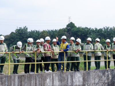 Field Trip Edukatif SMAIT Al Fityah PT PP Tirta Riau dan ke Pengelolaan Sampah dan budidaya lalat maggot